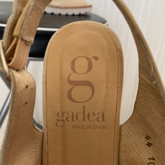 Gadea sling back, wood stack block heels, open toe shoes - Picture 15 of 16